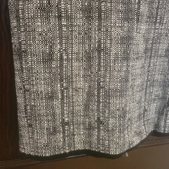 Talbots Tweed Geometric Lined Pencil Skirt Black White Long Zip Size 10 Business - Picture 2 of 9